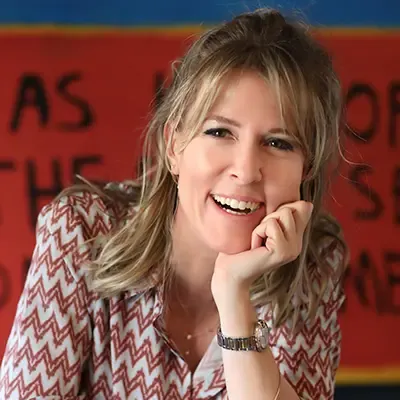 Elif Özmenek Çarmıklı